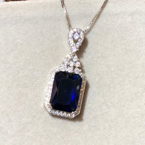 The London Style Sapphire & Emerald Pendant Necklace