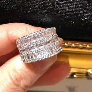 The Brilliant Twirl Ring