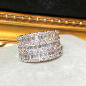 The Brilliant Twirl Ring