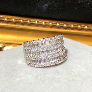 The Brilliant Twirl Ring