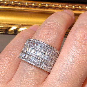 The Brilliant Twirl Ring
