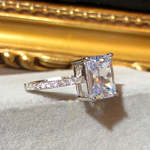 The Crystal Image Ring