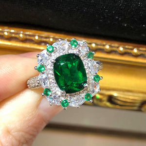 The Art Deco Style Ring - Emerald Colour
