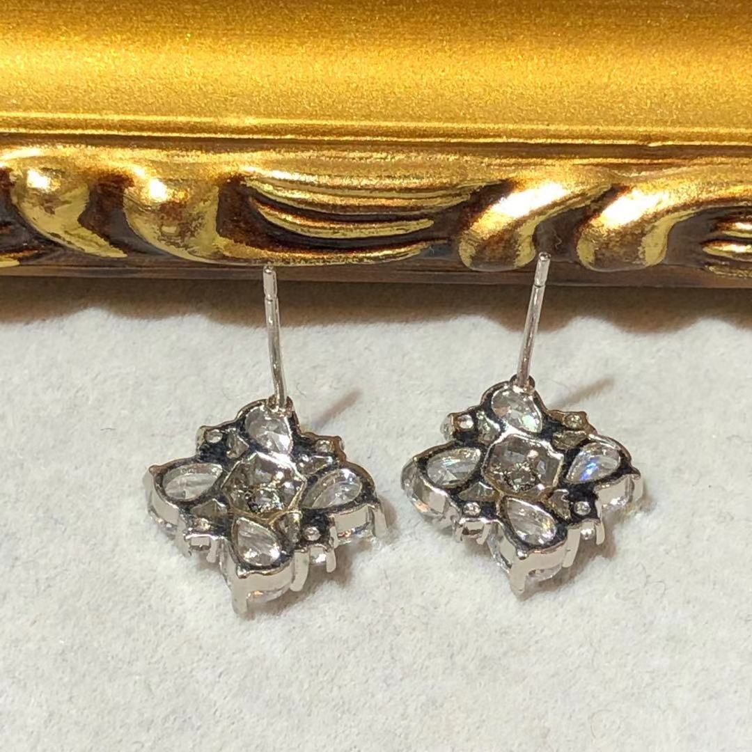 Tiviss Art Deco Tear Snowflake Pierced Stud Earrings
