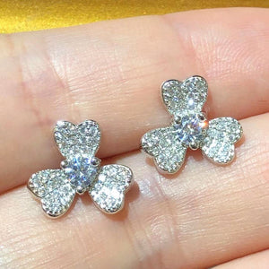 Tiviss Sparkling Clover Pierced Stud Earrings
