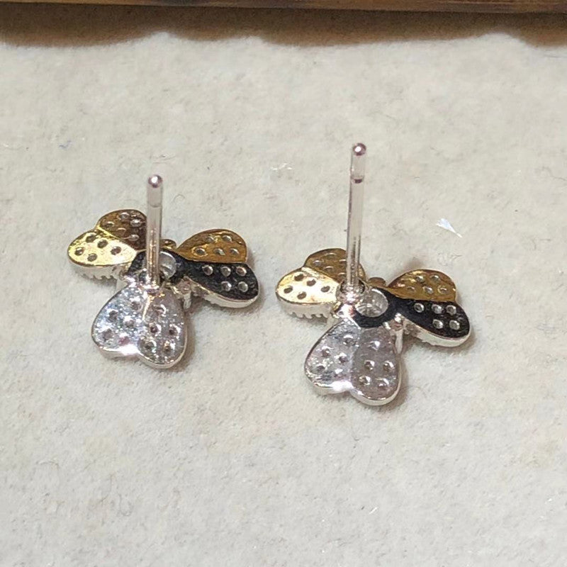 Tiviss Sparkling Clover Pierced Stud Earrings