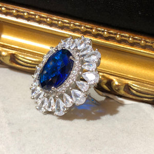 The English Daisy Sapphire Blue Crystal Ring