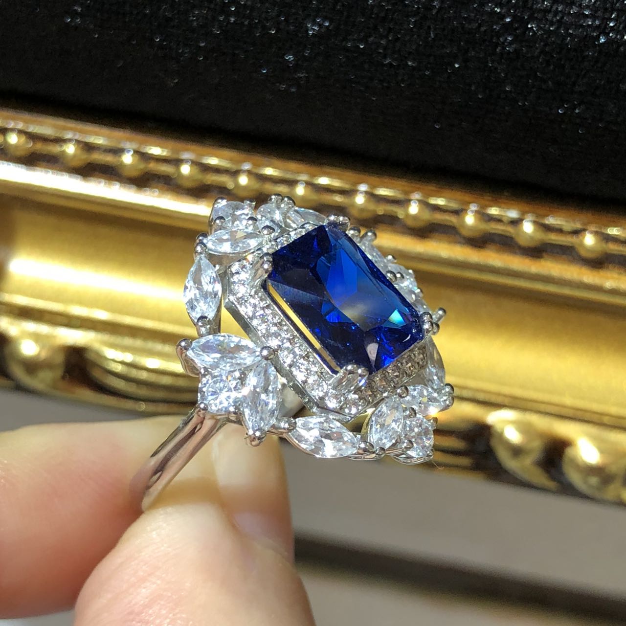 Tiviss Bluebell Blue Crystal Ring - Sapphire Colour