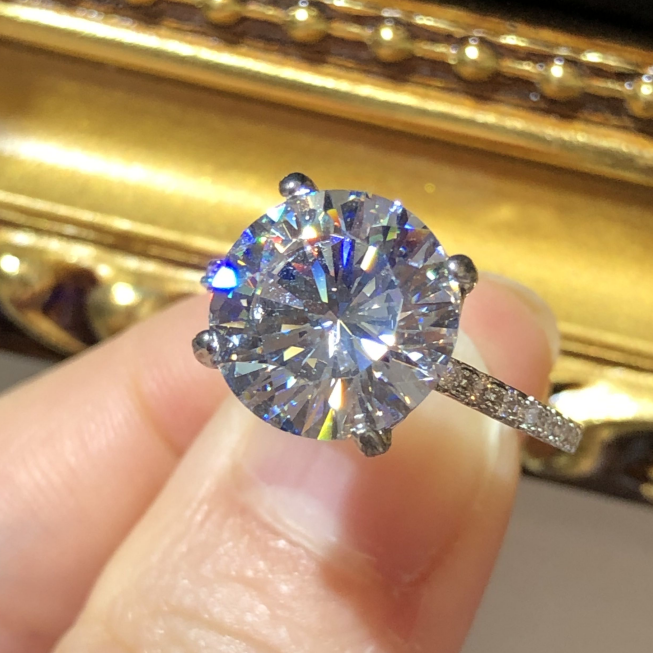 Tiviss Signature Round Brilliant Cut Ring - 4ct