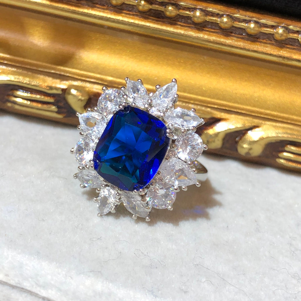 Tiviss Candytuft Blue Crystal Adjustable Ring - Sapphire blue