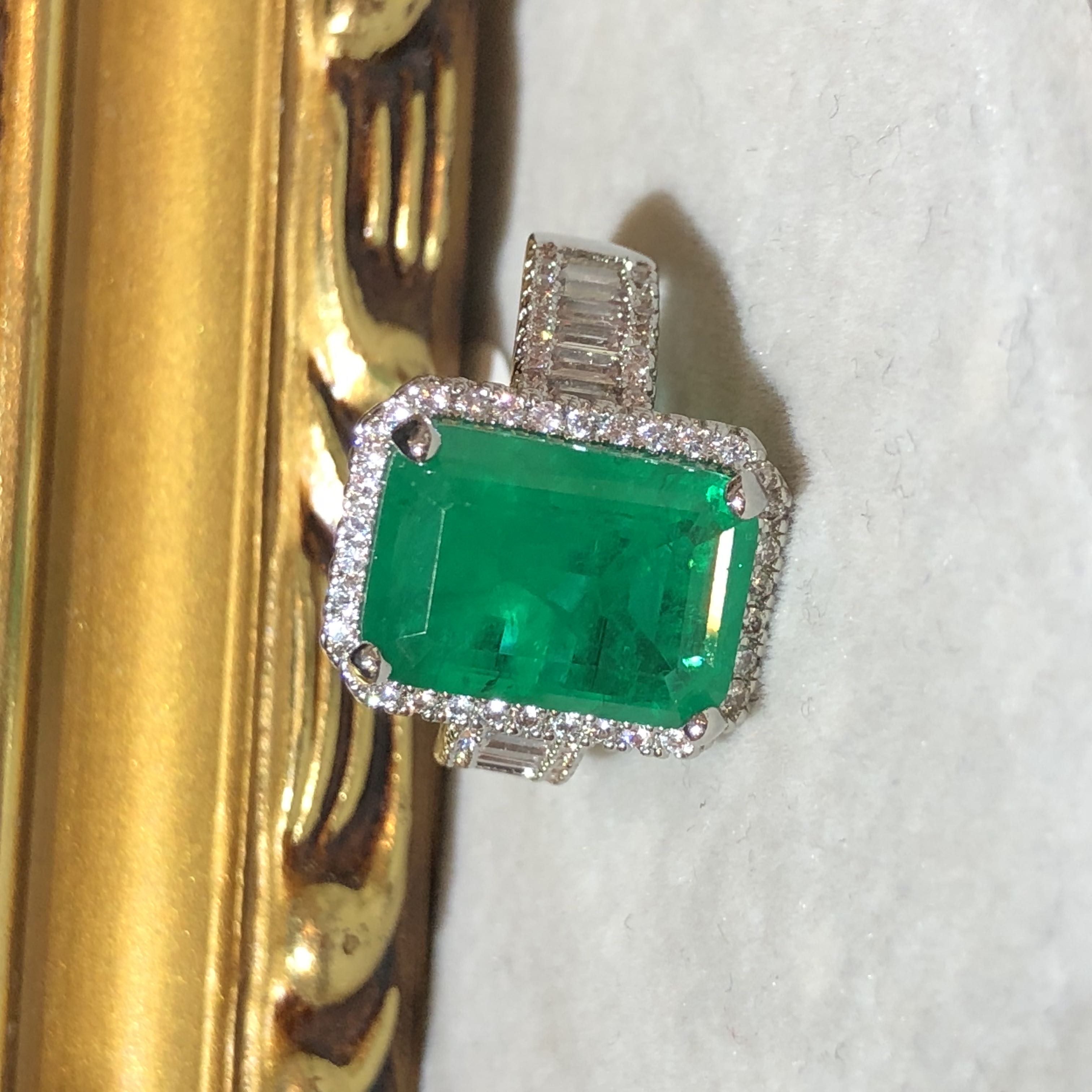 Tiviss Classic Ring - Emerald GreeN