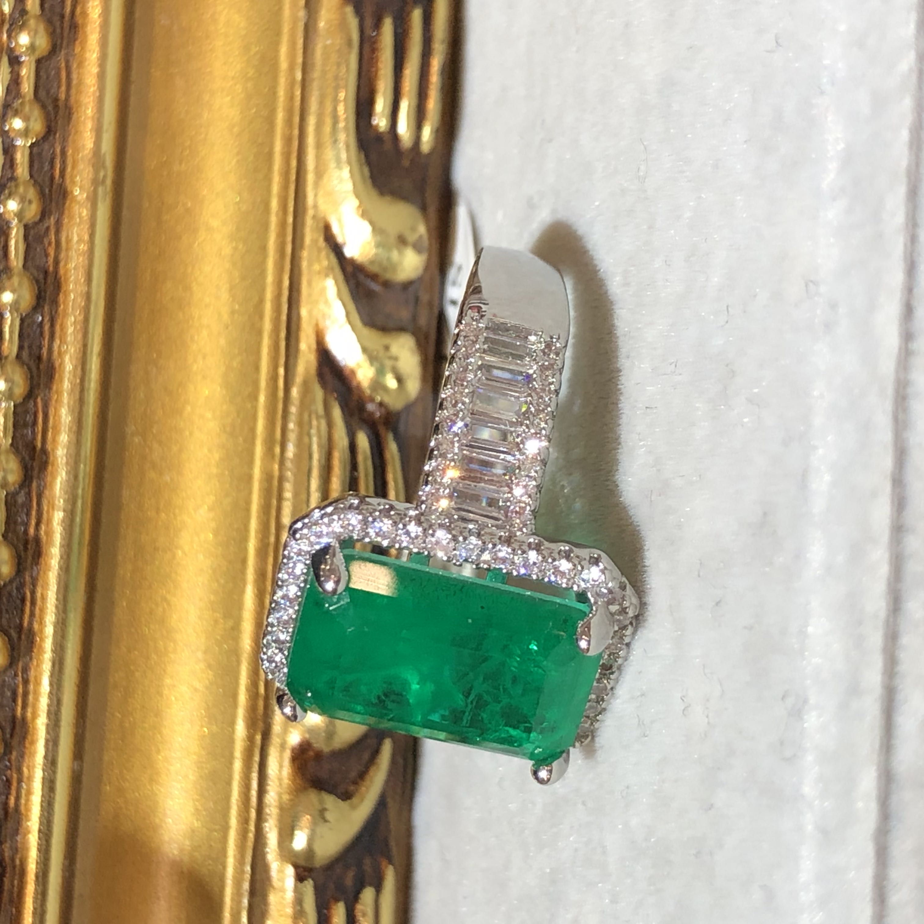 Tiviss Classic Ring - Emerald GreeN