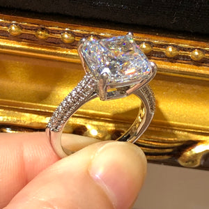 Tiviss Iceland Pricess Cut Ring