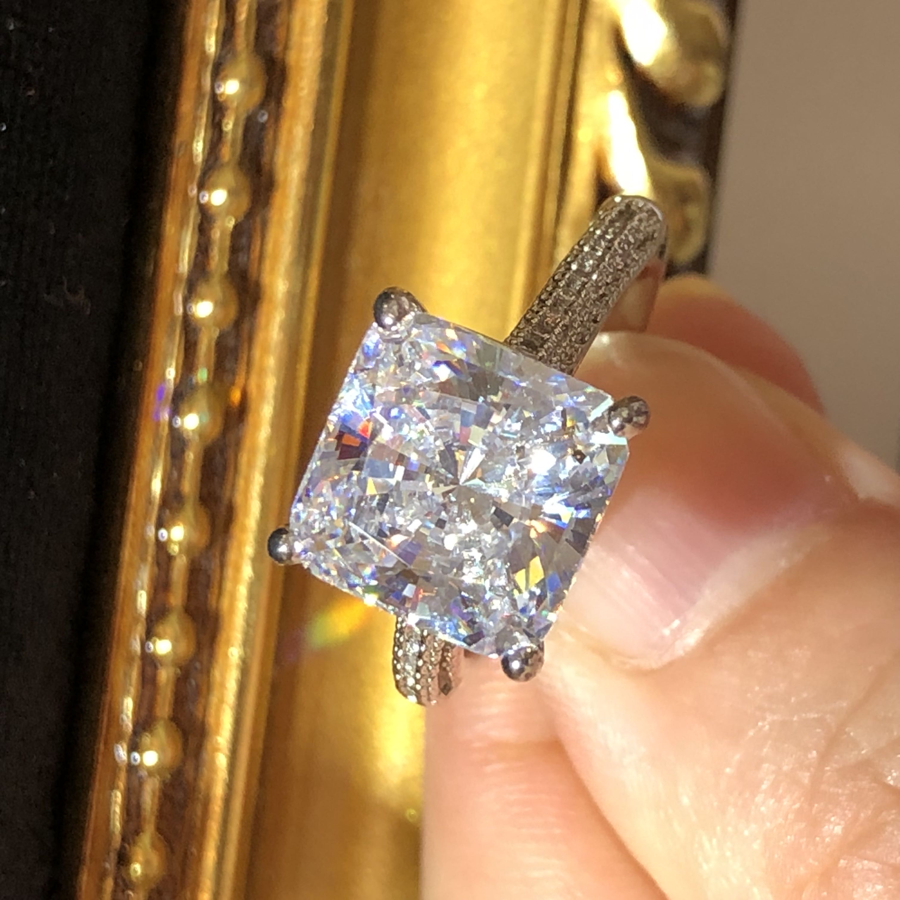 Tiviss Iceland Pricess Cut Ring