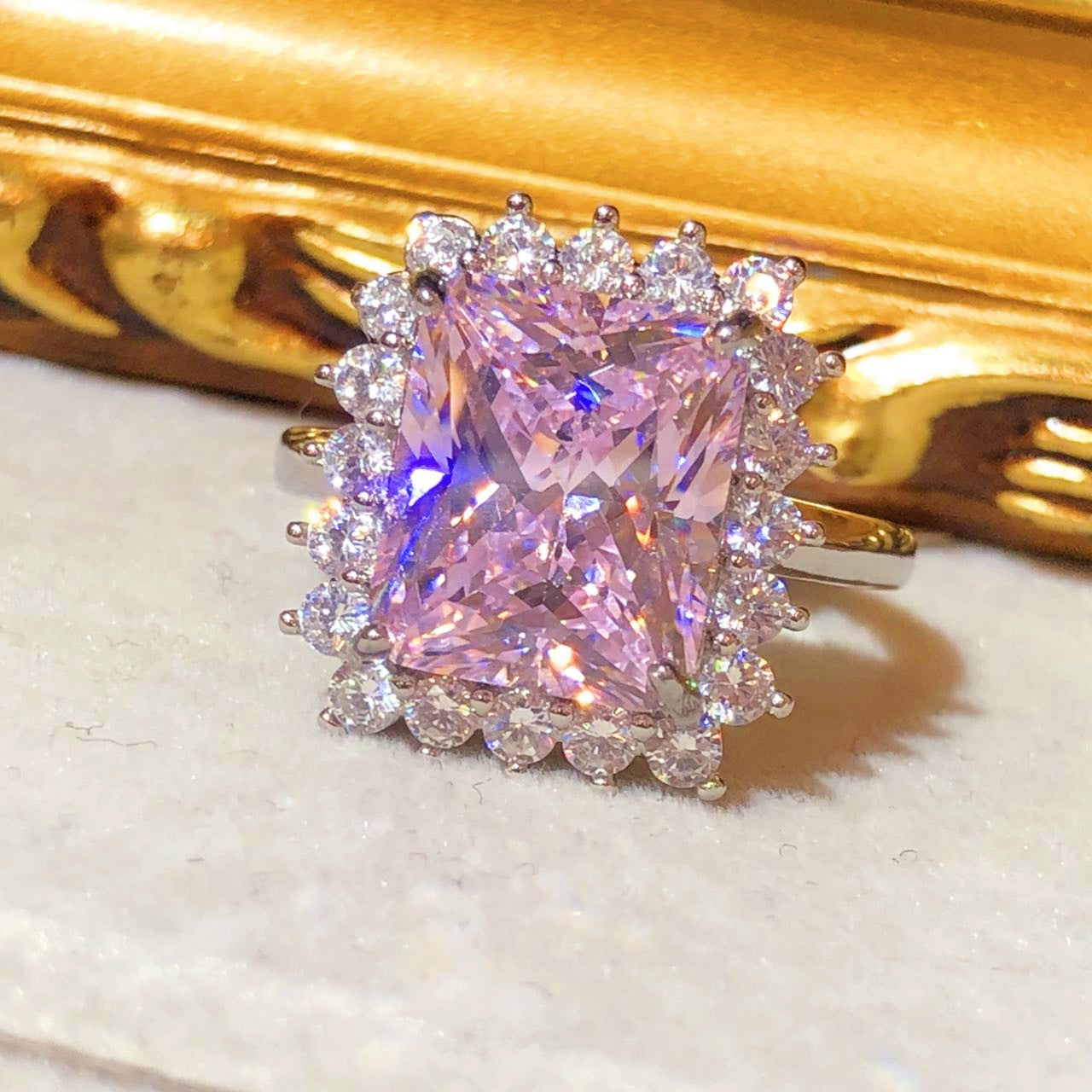 Tiviss Classic Pink Radiant Cut Ring