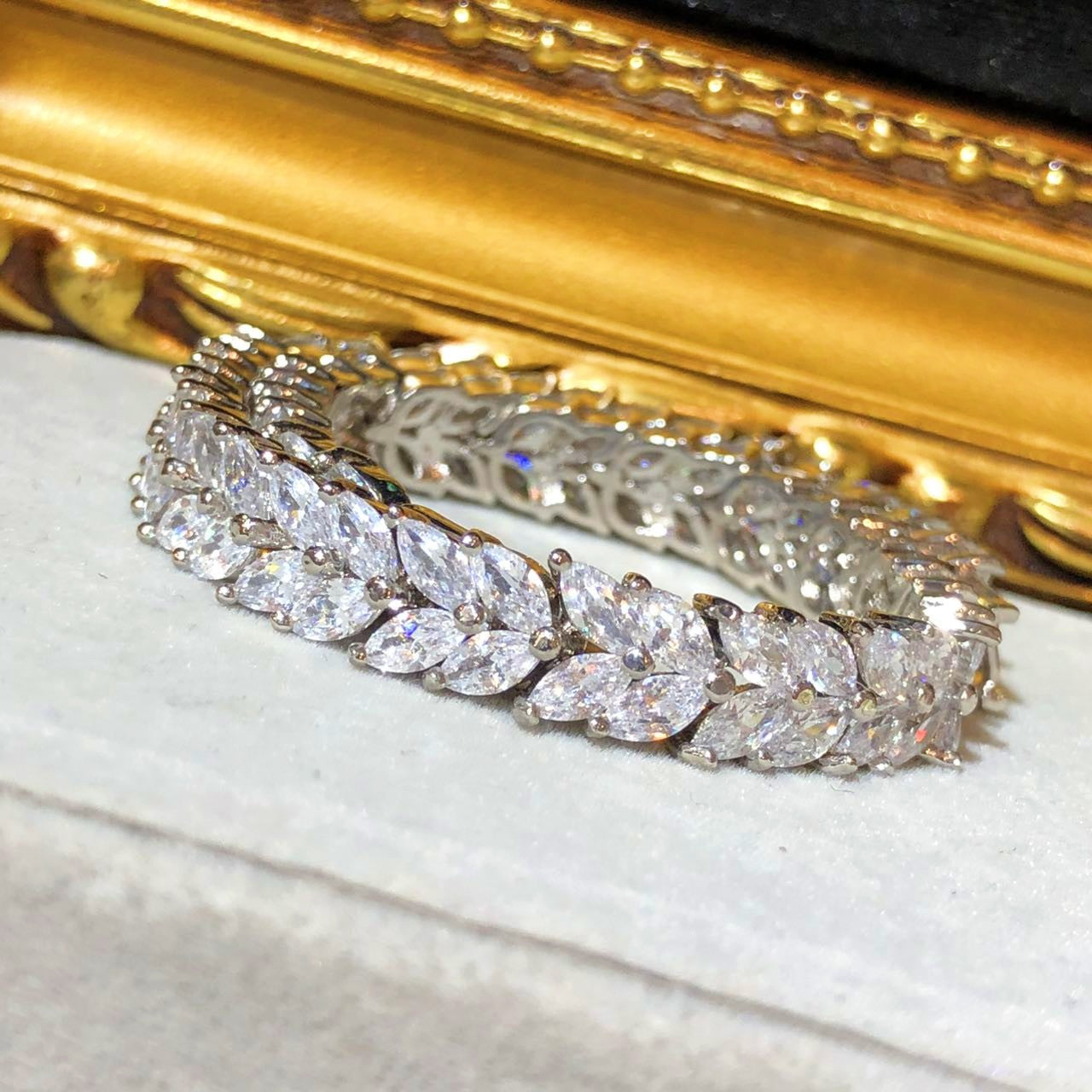 Tiviss The Leaf Marquise Style Bracelet