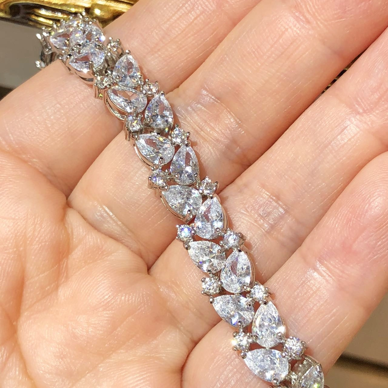 Tiviss Rondeletia Pear Style Bracelet