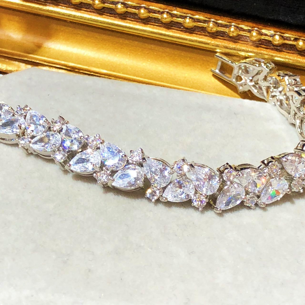 Tiviss Rondeletia Pear Style Bracelet