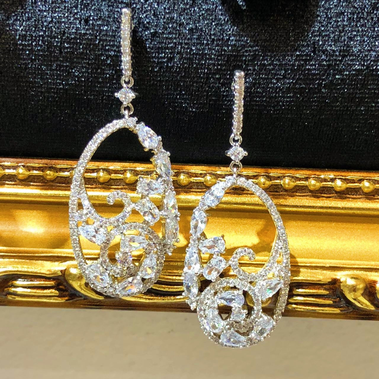 Tiviss Salvia Drop Earrings